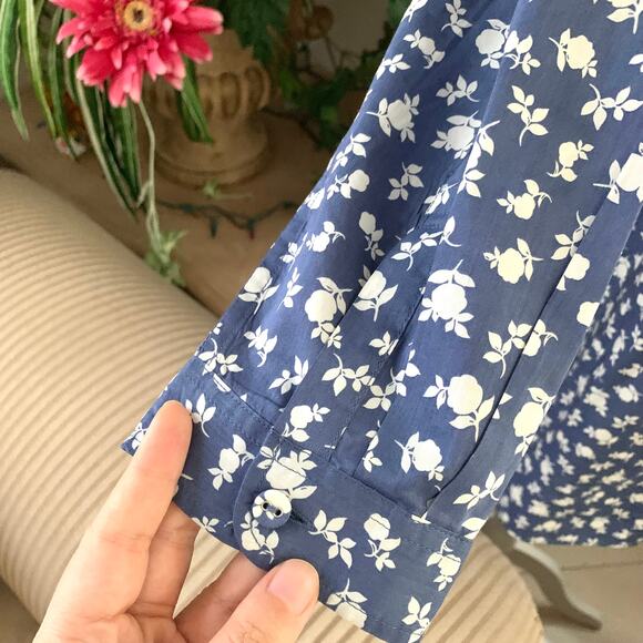 Uniqlo Cotton Silk Long-Sleeve Tunic in Blue Floral - Picture 8 of 14